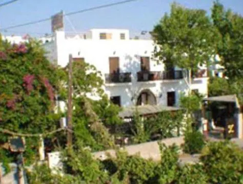 Zacharo ホテル スカラ