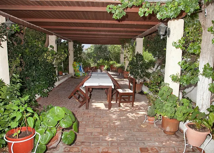 Zacharo ホテル スカラ